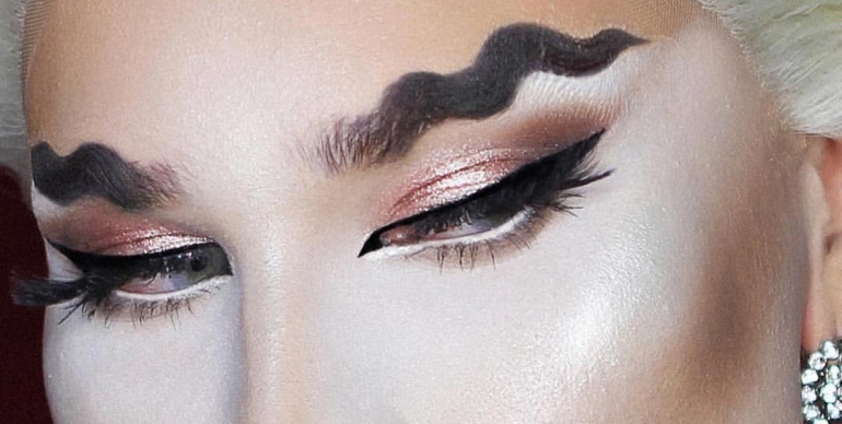 squiggle eyebrows beauty trend