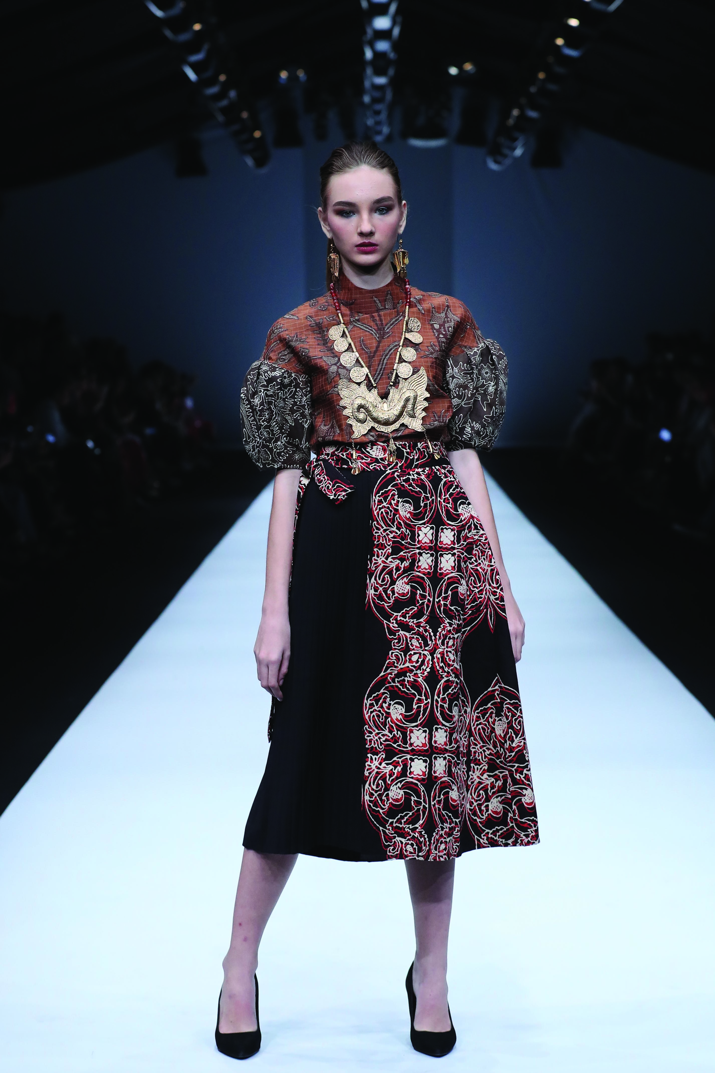 Exotic of West Sumatera Presents Runway Show at Jakarta Fashion Week ...